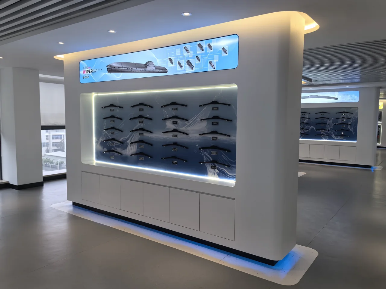 Wiper blade product display